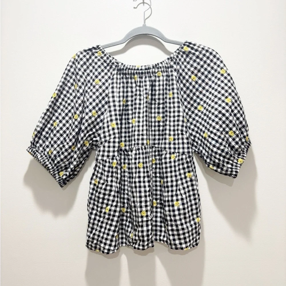Old Navy Black and White Gingham Top with Yellow Daisy Floral Print Embroidery M